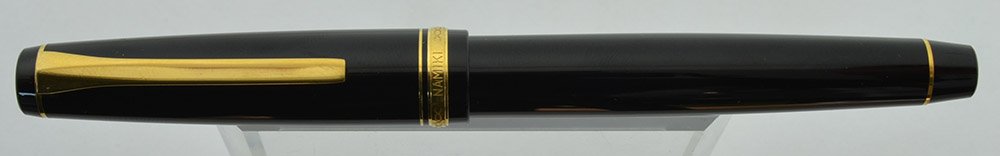 ナミキファルコンSF Namiki Falcon Fountain Pen - Black w Gold Trim, Flexible SF